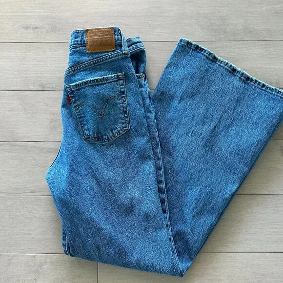 Levi's Ribcage Bell Jeans - Picture 1 of 8